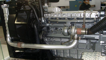 日本小松柴油發電機發動機維修保養
