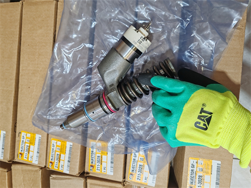 更換卡特彼勒C18柴油機(jī)噴油器的具體步驟是怎樣的？
